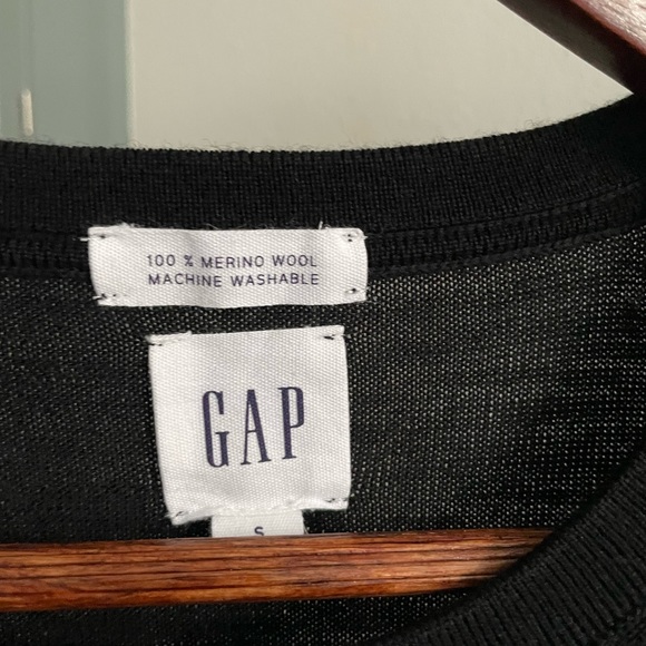 NWT GAP Crew Neck Sweater in Merino Wool - Picture 4 of 7
